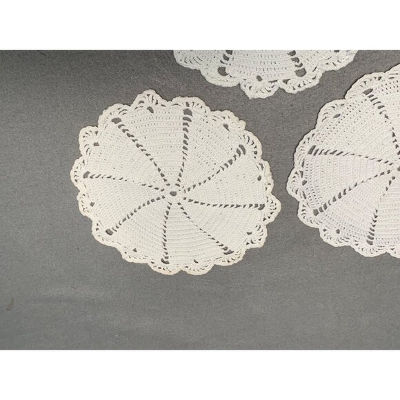 Set of 3 Handmade Vintage Crochet Doilies - Picture 4 of 6
